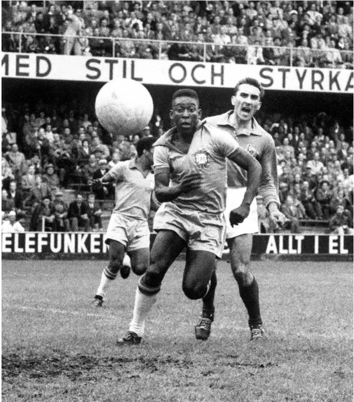 Khoảnh khắc kinh điển tại World Cup 1958, Pele trình làng năm 17 tuổi